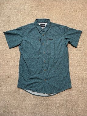Local Boy Outfitters Men’s Small Blue & Grey Oyster AOP Stretch Button Up Polo